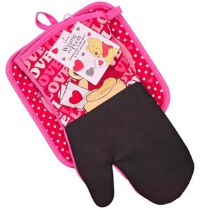 Disney Winnie the Pooh Oven Mitt Set - Valentines - 2 Piece Set